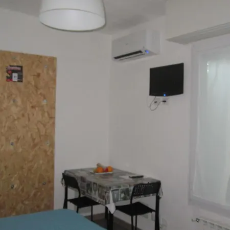 Casa Le Mansardine דירה *